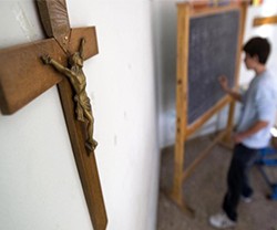 Suben después de 13 años los alumnos matriculados en Religión en centros públicos españoles