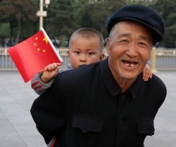 Tras décadas de multar a quien tuviera más de un hijo, China hoy está en una dinámica de envejecimiento difícil de frenar