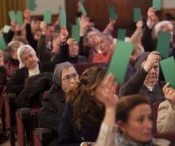 Una asamblea de las Escuelas Católicas valencianas... el 22 de mayo salen a la calle en protesta