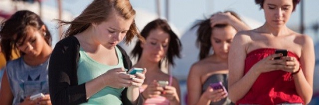 Diez riesgos de los nuevos teléfonos móviles que te pueden destruir a ti y a tu familia