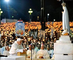 Benedicto XVI peregrinó a Fátima el 13 de mayo de 2010.