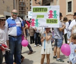 Las familias valencianas se manifiestan para poder ir a la escuela concertada