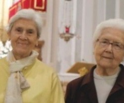 Isabel y Patrocinio Galisteo son dos hermanas que hablan de su devoción y oración diaria a la Virgen