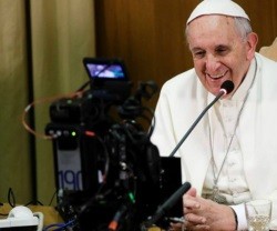 El Papa Francisco pide oraciones en estos vídeos, que dan visibilidad a dramas a veces olvidados