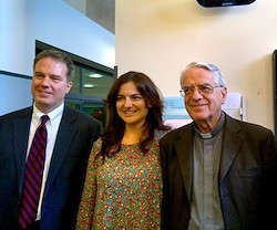 Greg Burke, laico norteamericano, y Paloma García Ovejero, una laica española, al frente de la comunicación vaticana