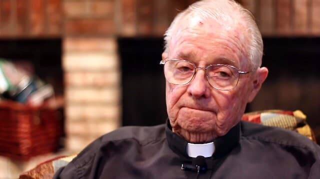 Ed Thompson, fallecido con 92 años, consideraba sus últimos 23 años como los más felices de su vida sacerdotal, ya libre de alcohol.