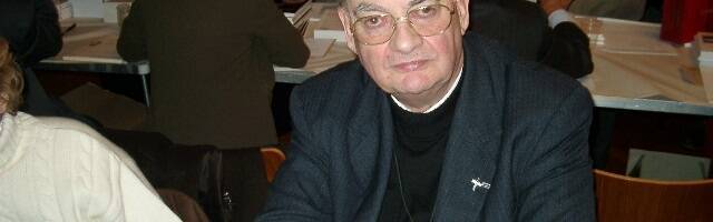 El sacerdote francés Jean Derobert falleció en 2013, siempre contaba su experiencia fuera del cuerpo cuando le fusilaron