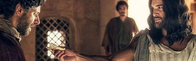 El Jesucristo de la teleserie norteamericana de 2014 - se optó por la barba y el pelo largo, que la Biblia no menciona, pero que encaja con lo que se sabe de la época