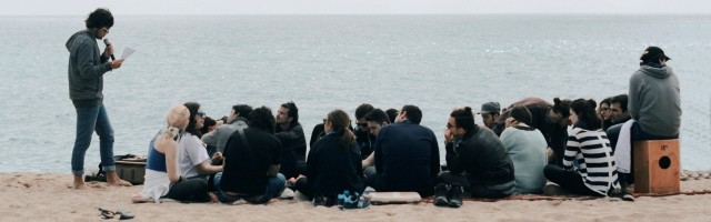 Alpha Jóvenes en la playa en Barcelona... septiembre es el momento de capacitar jóvenes evangelizadores