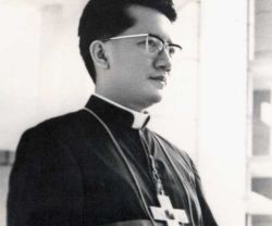 Van Thuan, recién ordenado obispo en 1975, tres meses antes de empezar sus 13 años de cautiverio