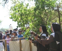 Las carmelitas de Maipo acogen jóvenes peregrinos en su santuario