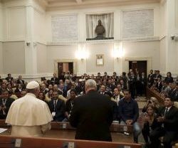 El Papa Francisco se dirige a los futbolistas del Partido por la Paz