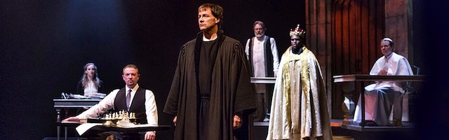 Juicio a Martín LuteJuicio a Martín Lutero: una obra de teatro que relaciona al ex monje agustino con diversos personajes de la Historia.