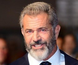 Mel Gibson dice que «todos pasamos momentos complicados» y «yo ya entoné el mea culpa»