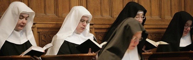 Las monjas «brokers»: no podían hacer frente a los gastos del convento y ahora son expertas en Bolsa