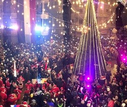 Por primera vez en cinco años los habitantes de Alepo han salido a la calle a celebrar la Navidad