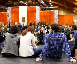 Jóvenes en el encuentro de oración de Taizé en Riga