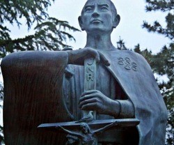 Estatua del samurai Ukon Takayama en Manila, Filipinas, donde murió