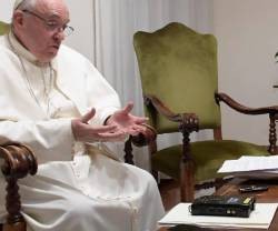 El Papa Francisco habla y la grabadora de El País lo registra