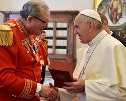 El Papa acepta la renuncia del Gran Maestre de la Orden de Malta y nombrará un delegado pontificio