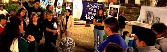 Un grupo de 40 Días por la Vida en México - se trata de hacer oración pacífica y ayunar ante centros abortistas