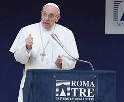 El Papa Francisco ha visitado este viernes la universidad pública Roma Tre