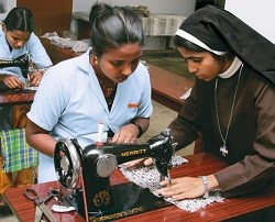 Sor Mary Mukta Kindo está transmitiendo los valores del Evangelio a mujeres pobres, no sólo católicas
