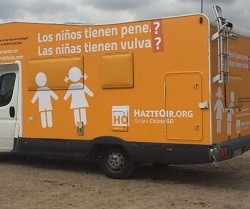 HazteOir.org ha presentado el nuevo mensaje en una autocaravana que también circulará por España