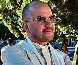 Leandro Bonnin es sacerdote en la provincia de Entre Ríos (Argentina).