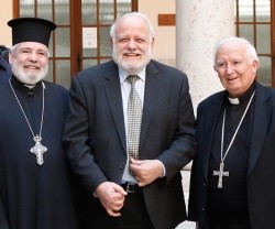 El archimandrita grecoortodoxo Demetrio, el musulmán Tatary y el cardenal Cañizares