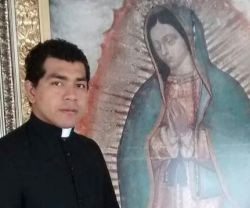Luis Felipe Izquierdo Cundafé, aunque se vista con alzacuellos y se haga fotos con imágenes marianas, no es católico y sus sacramentos son ineficaces, dice la diócesis