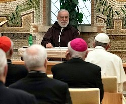 A la quinta y última predicación de Cuaresma asistió también el Papa Francisco.