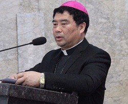 El obispo está retenido por el régimen chino y pretenden "reeducarlo"