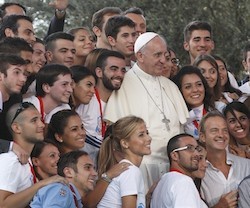 La posibilidad de un trabajo digno para los jóvenes es una de las constantes exigencias sociales del Papa Francisco.