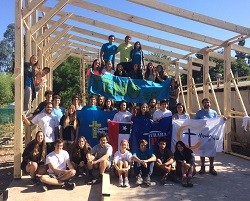 3.500 universitarios chilenos evangelizan y construyen capillas en sus vacaciones: Roma los bendice