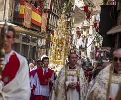 La procesión del Corpus ha reunido a miles de personas este jueves en Toledo