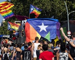 Intelectuales católicos piden derogar la ley LGTB catalana y aprobar una contra toda discriminación