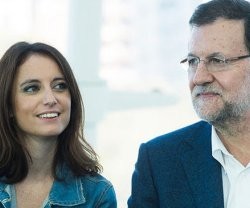 Andrea Levy con Mariano Rajoy - él la envió al Orgullo Gay a mostrar el apoyo del PP a la ideología LGTB