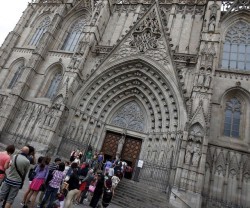 La CUP, socia de Gobierno de Puigdemont, pide quitarle a la Iglesia la catedral de Barcelona