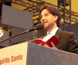 Salvatore Martínez es uno de los responsables de la Renovación Carismática en Italia y predica en Madrid Arena