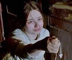 Lara Belmont interpreta a Sonia, la prostituta de 'Crimen y castigo' de Dostoievski, en la película para televisión dirigida por Julian Jarrold en 2002.
