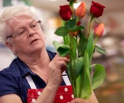 Barronelle Stutzman es una abuela florista acosada a multas por el lobby gay desde 2013