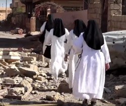 Así fue el emocionante regreso de unas monjas dominicas a su convento de Irak tras 3 años de exilio