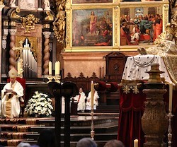 El cardenal Cañizares definió el apego al presente y el miedo al futuro que caracterizan nuestra cultura como un oscurecimiento de la esperanza.