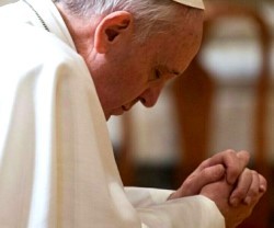 La sala de prensa vaticana asegura las oraciones del Papa Francisco por las víctimas del atentado de Barcelona