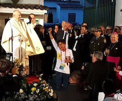 El primer encuentro del Papa en Colombia fue festivo y musical.