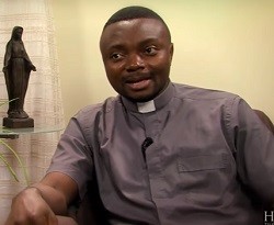El padre Agustín ha relatado los sufrimientos de la comunidad católica en el Congo