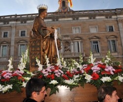 La Virgen de la Merced, en procesión en la Plaza Sant Jaume
