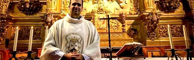 El padre Cristiano Pinheiro, de Comunidad Shalom, celebró misa en la Encarnación de Ávila