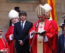 El arzobispo de Barcelona pronuncia un discurso ante el presidente de la Generalitat